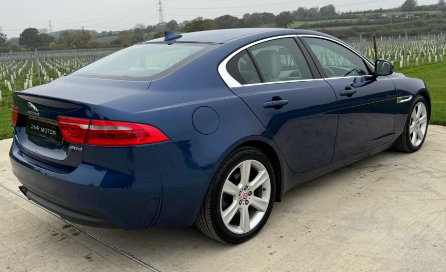 Jaguar XE 2.0d Portfolio Auto Euro 6 (s/s) 4dr