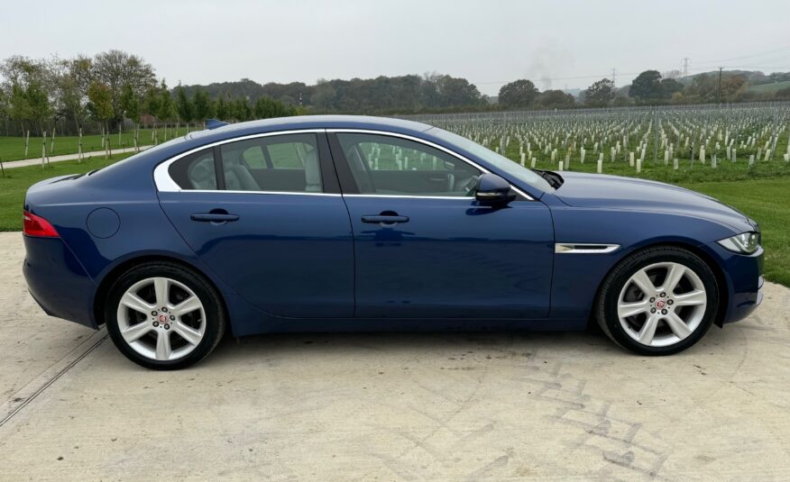 Jaguar XE 2.0d Portfolio Auto Euro 6 (s/s) 4dr