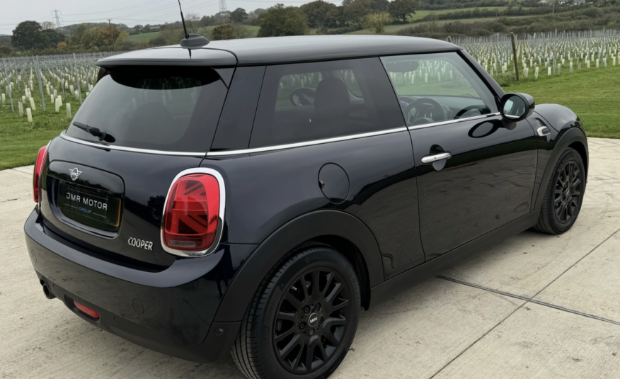 MINI Hatch 1.5 Cooper Classic Steptronic Euro 6 (s/s) 3dr