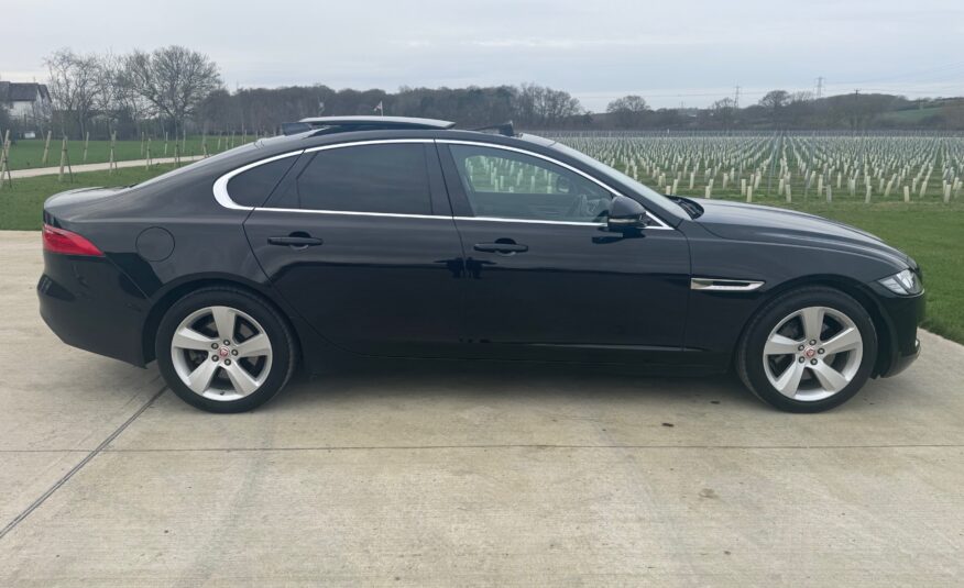 Jaguar XF 2.0d Portfolio Auto AWD Euro 6 (s/s) 4dr