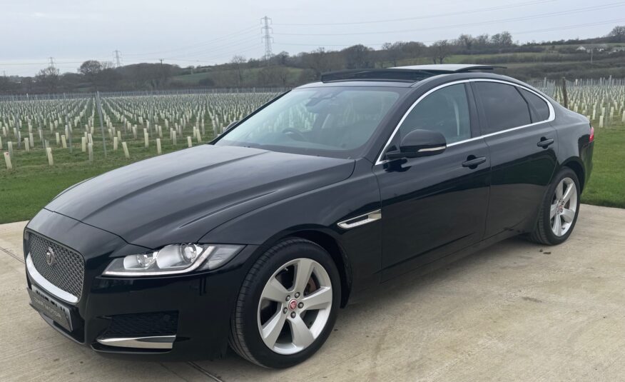 Jaguar XF 2.0d Portfolio Auto AWD Euro 6 (s/s) 4dr