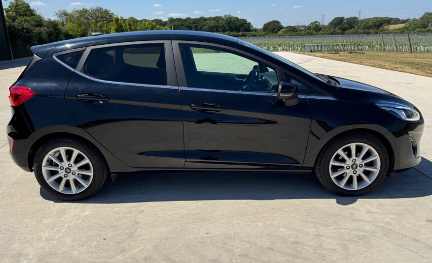 Ford Fiesta 1.0T EcoBoost Titanium Euro 6 (s/s) 5dr